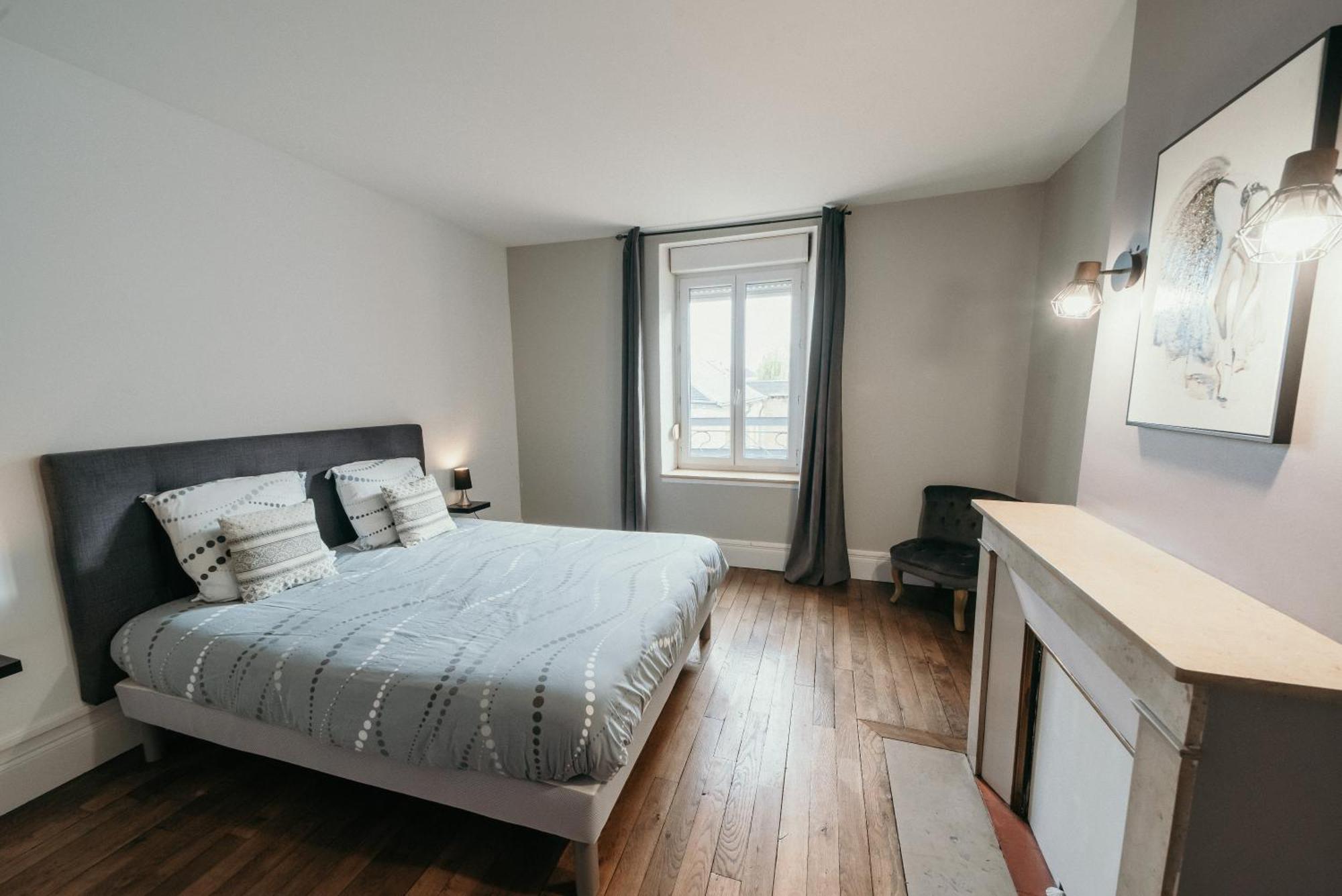Appartement D'Alexandre Hyper Centre-Ville Charleville-Mezieres Exterior photo